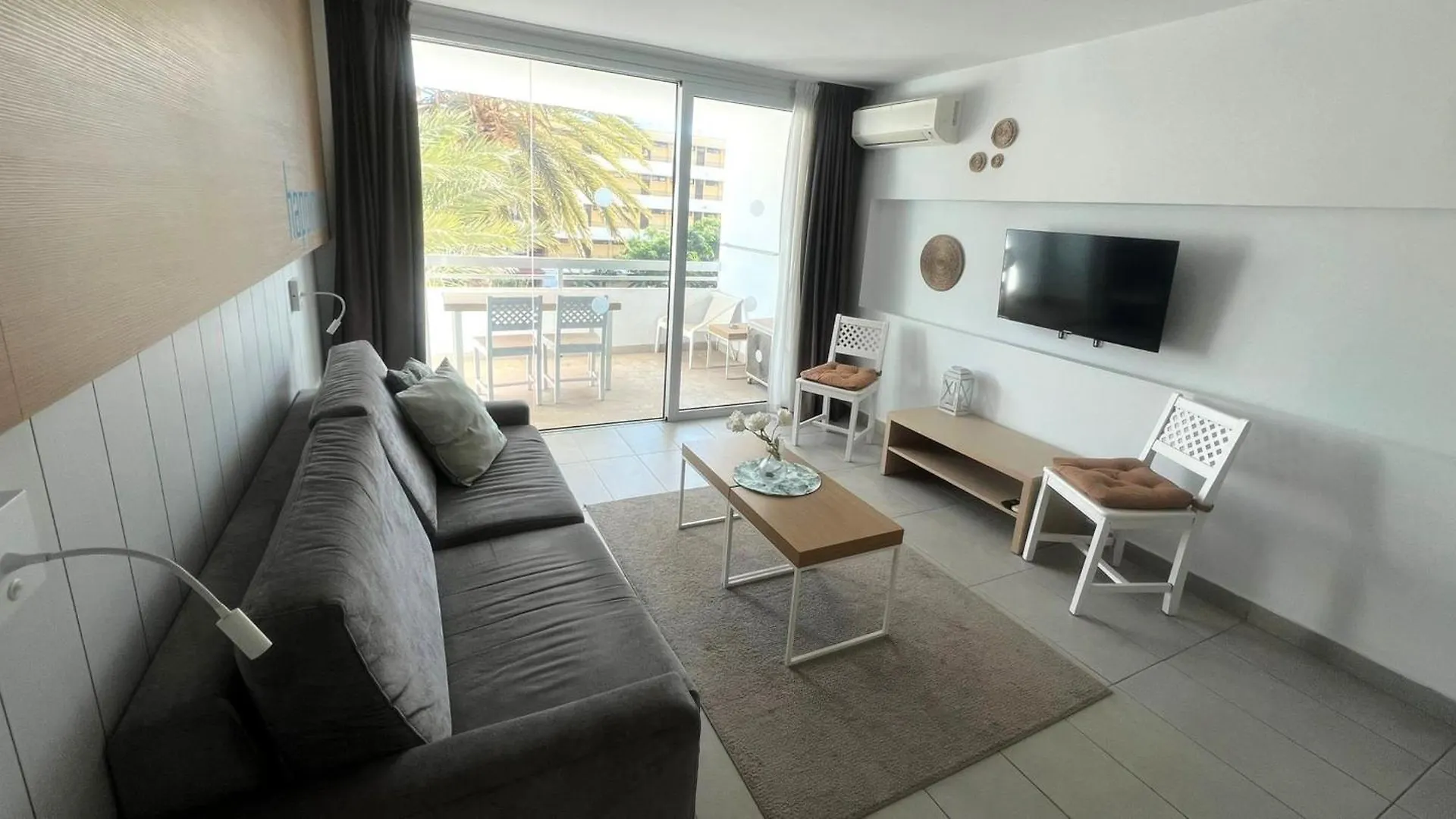 Apartment At Bronze Playa Hotel San Bartolome de Tirajana  San Bartolome de Tirajana (Gran Canaria)